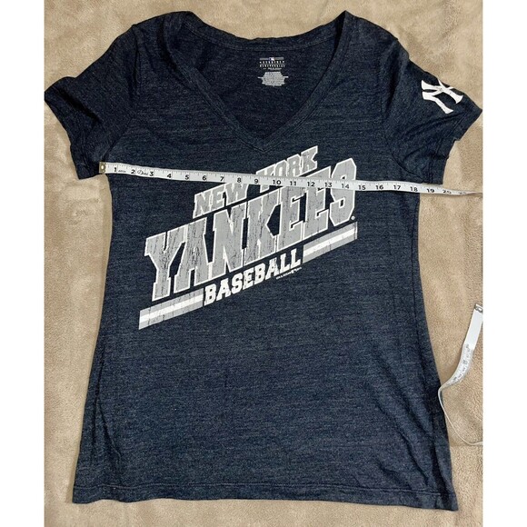 New York Yankees T Shirt Womens Size L Gray MLB Baseball Outdoor Casual Ladies - Picture 3 of 5